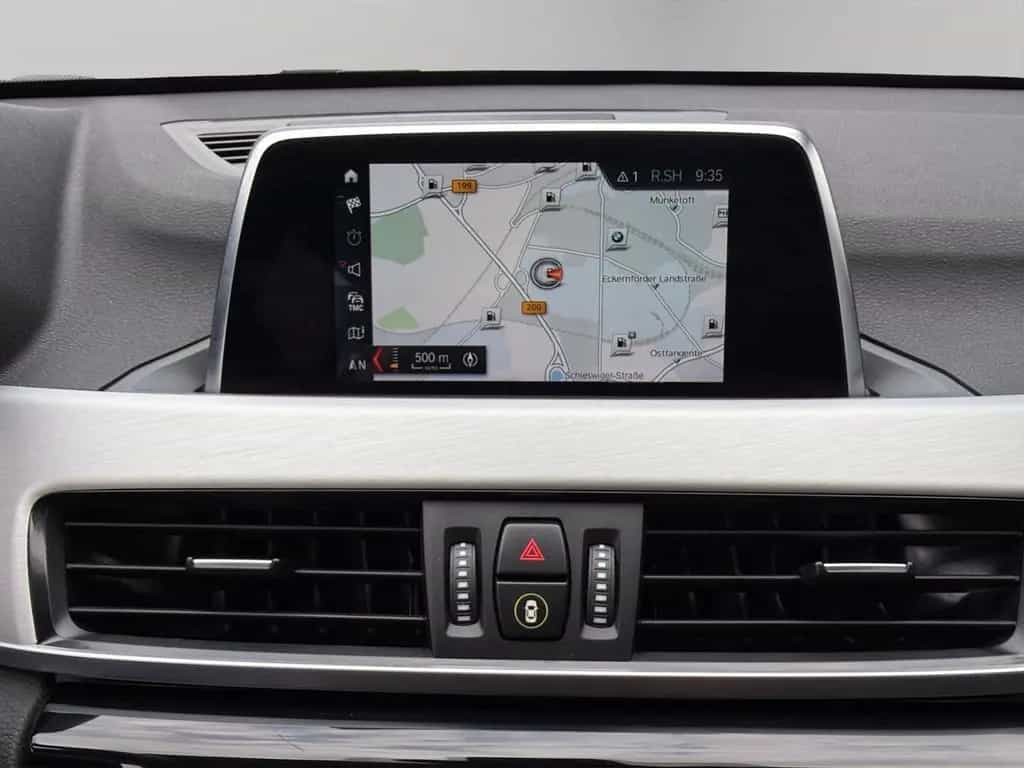 BMW X1 18 d sDrive Sport Line AHK+NAVI+LED 08/2018-photo-10