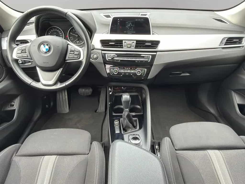 BMW X1 18 d sDrive Sport Line AHK+NAVI+LED 08/2018-photo-13