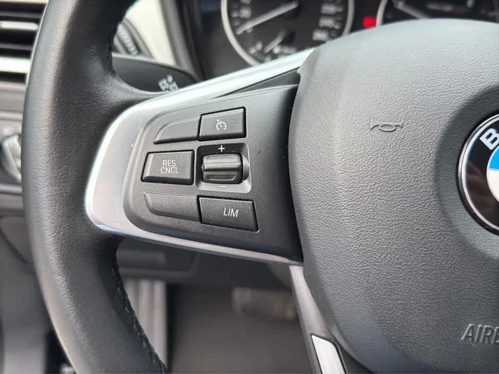 BMW X1 18 d sDrive Sport Line AHK+NAVI+LED 08/2018-photo-17