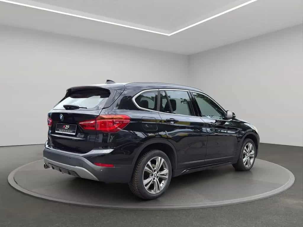 BMW X1 18 d sDrive Sport Line AHK+NAVI+LED 08/2018-photo-3