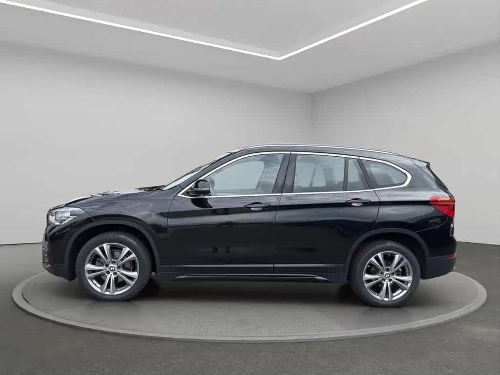 BMW X1 18 d sDrive Sport Line AHK+NAVI+LED 08/2018-photo-4