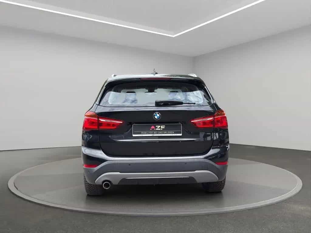 BMW X1 18 d sDrive Sport Line AHK+NAVI+LED 08/2018-photo-6