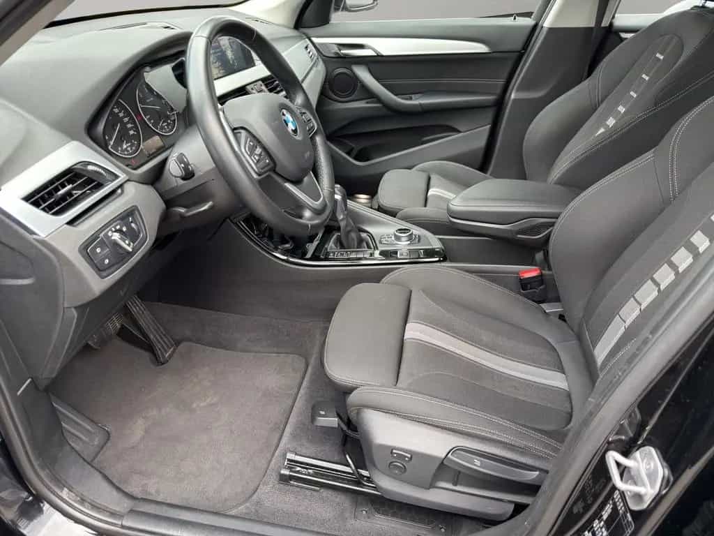 BMW X1 18 d sDrive Sport Line AHK+NAVI+LED 08/2018-photo-8