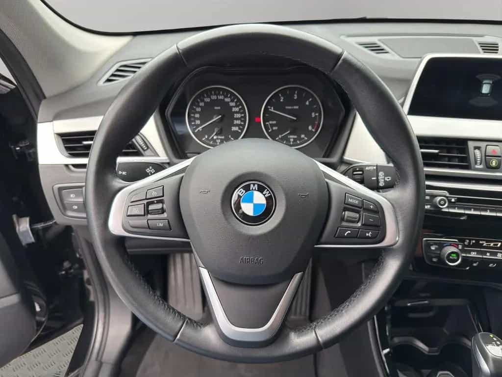 BMW X1 18 d sDrive Sport Line AHK+NAVI+LED 08/2018-photo-9