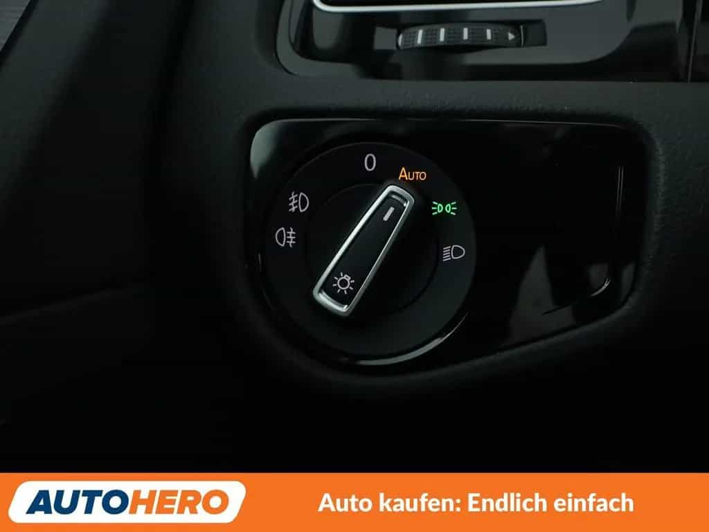 Volkswagen Golf VII 1.5 TSI ACT Highline BMT Aut.*NAVI*LED* 12/2019-photo-29