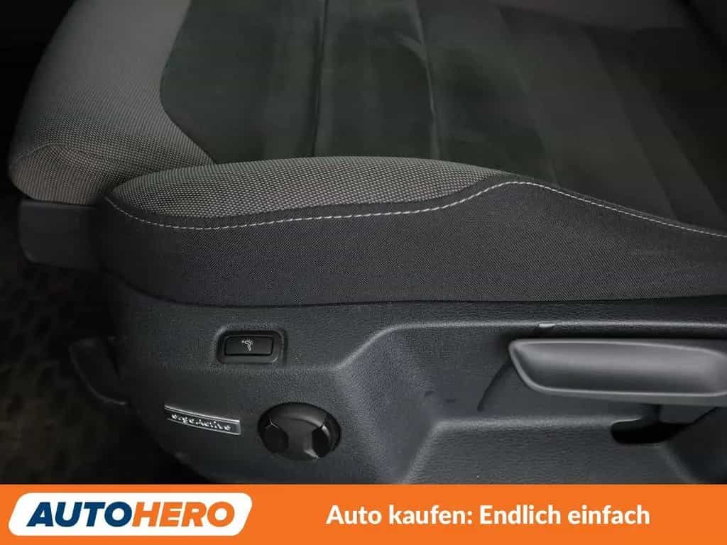 Volkswagen Golf VII 1.5 TSI ACT Highline BMT Aut.*NAVI*LED* 12/2019-photo-31