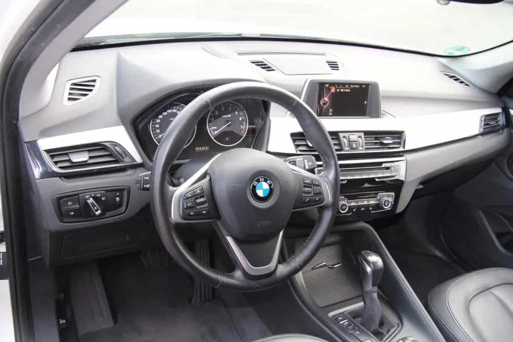 BMW X1 xDrive 20 i Advantage 07/2015-photo-6