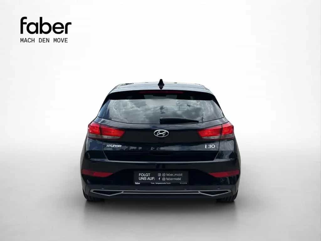 Hyundai i30 1.5 T-GDI Intro Edition Mild-Hybrid 02/2021-photo-3