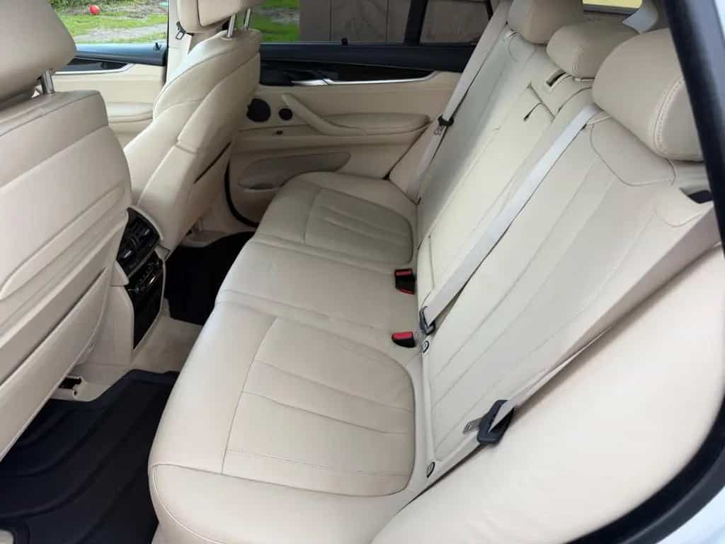 BMW X5 xDrive50i - 03/2014-photo-9