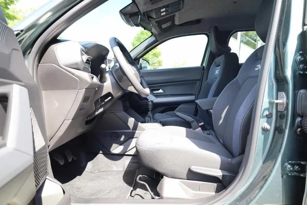 Dacia Duster Expression 140 LED Navi Kamera 04/2026-photo-30