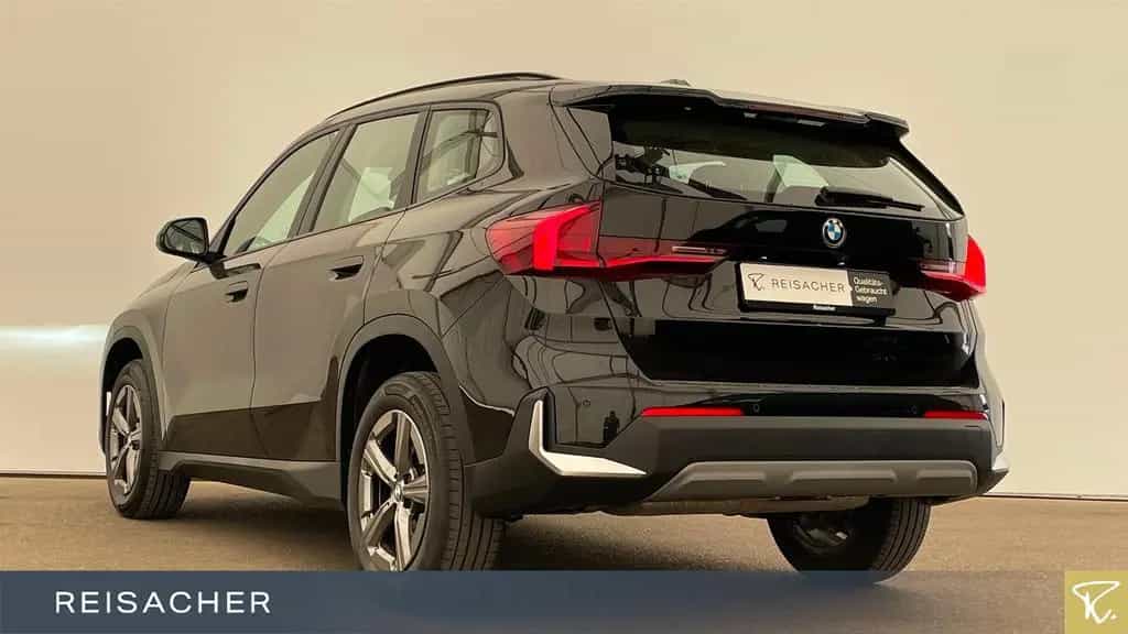 BMW X1 sDrive18i AHK RFK PDC Pano SHZ DAB+ 17"LM 08/2023-photo-1