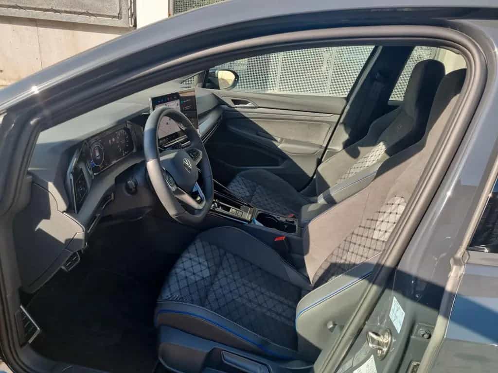 Volkswagen Golf VIII Variant 1.5 eTSI DSG R-Line Black Styl 11/2025-photo-11