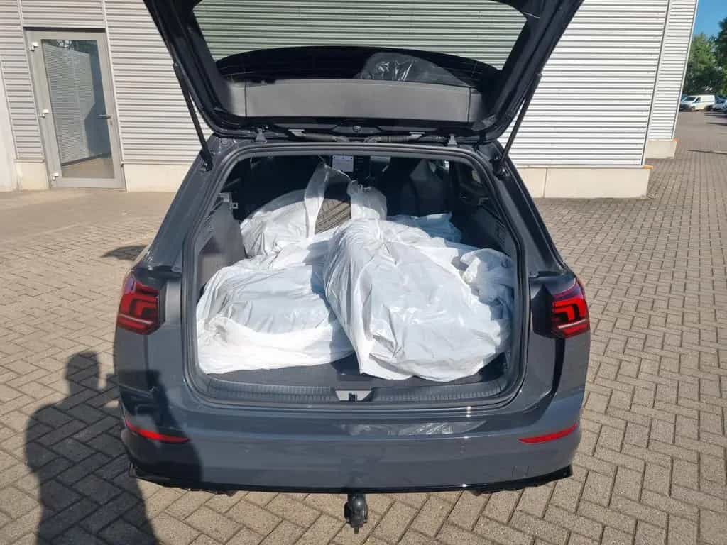Volkswagen Golf VIII Variant 1.5 eTSI DSG R-Line Black Styl 11/2025-photo-8