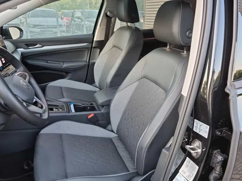 Volkswagen Golf VIII 1.5 eTSI DSG Goal AHK PANOD."HARMAN KA 11/2025-photo-10