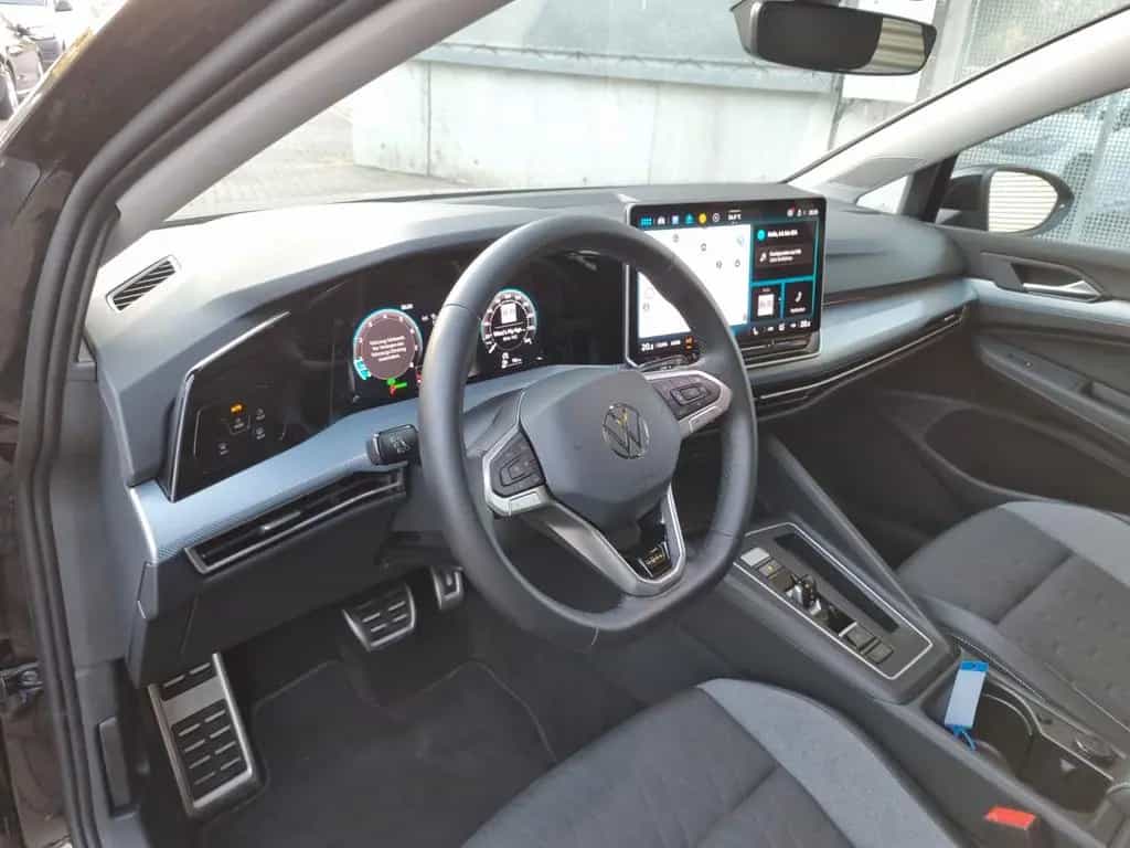 Volkswagen Golf VIII 1.5 eTSI DSG Goal AHK PANOD."HARMAN KA 11/2025-photo-12
