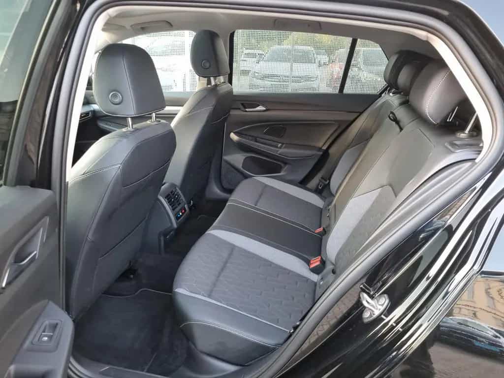 Volkswagen Golf VIII 1.5 eTSI DSG Goal AHK PANOD."HARMAN KA 11/2025-photo-13