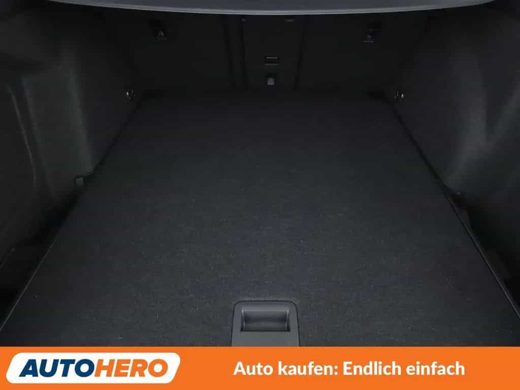 Volkswagen Golf VIII 1.5 TSI ACT Life*LED*TEMPO*PDC*SHZ* 07/2021-photo-17