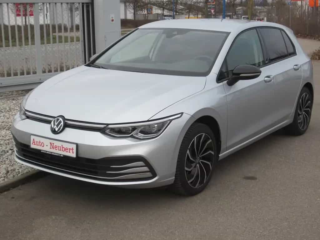 Volkswagen Golf VIII Move eTSI 09/2023-photo-0