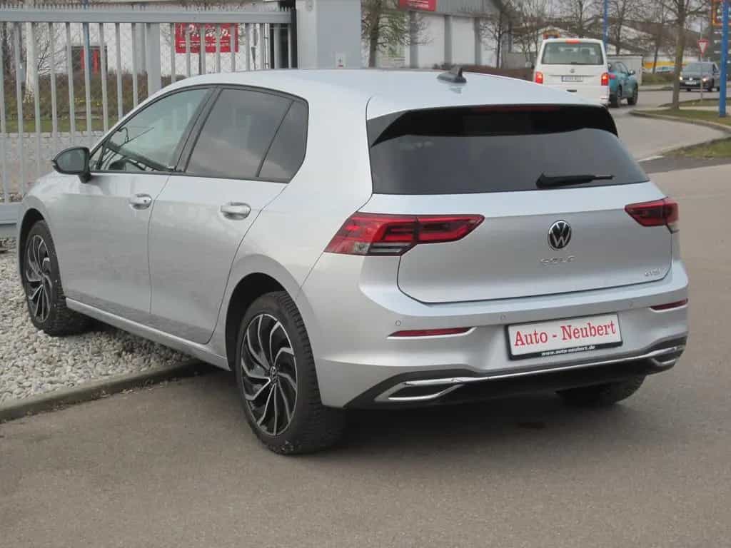 Volkswagen Golf VIII Move eTSI 09/2023-photo-16