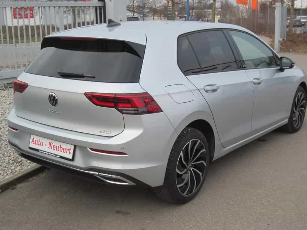 Volkswagen Golf VIII Move eTSI 09/2023-photo-4