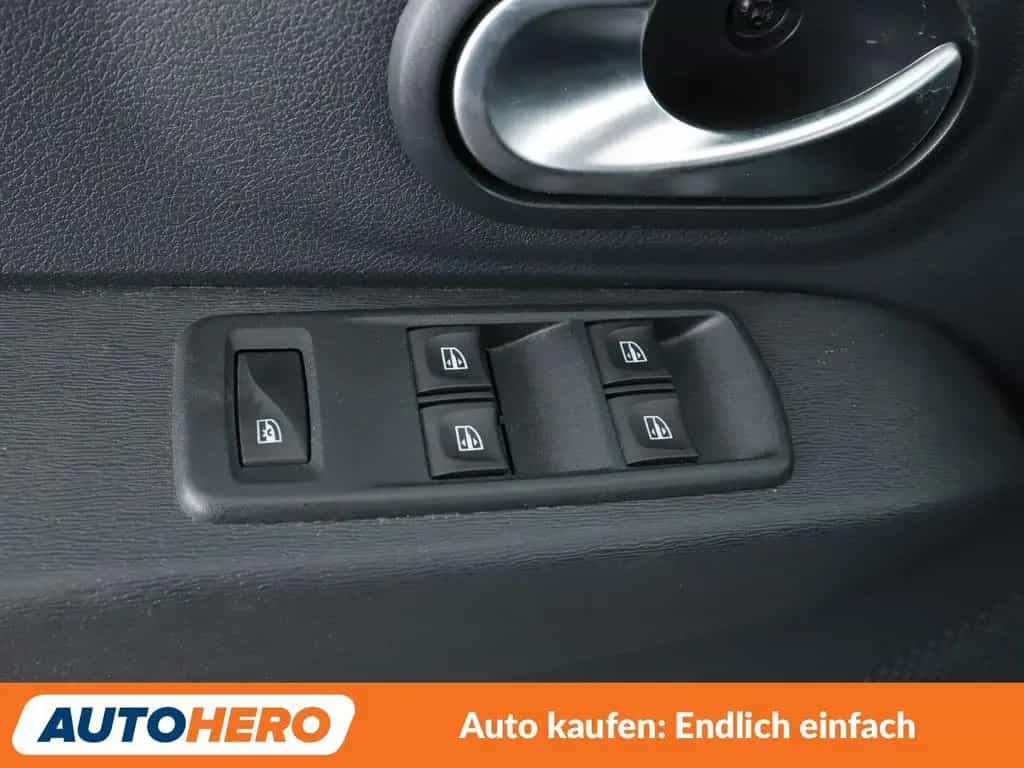 Dacia Lodgy 1.6 SCe Stepway *NAVI*TEMPO*PDC*SHZ*KLIMA* 12/2018-photo-27