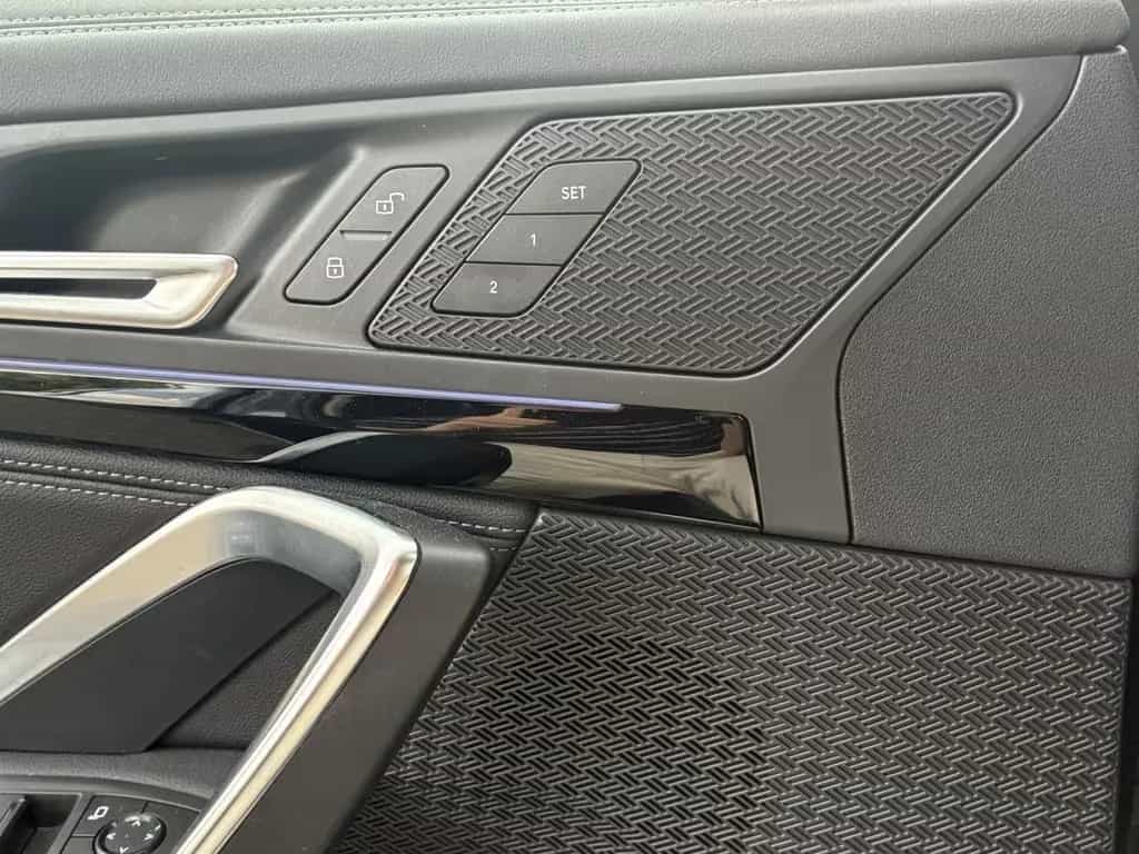 BMW X1 x23i Kamera PanoD.Aktivs+Massage Widescreen 06/2023-photo-12