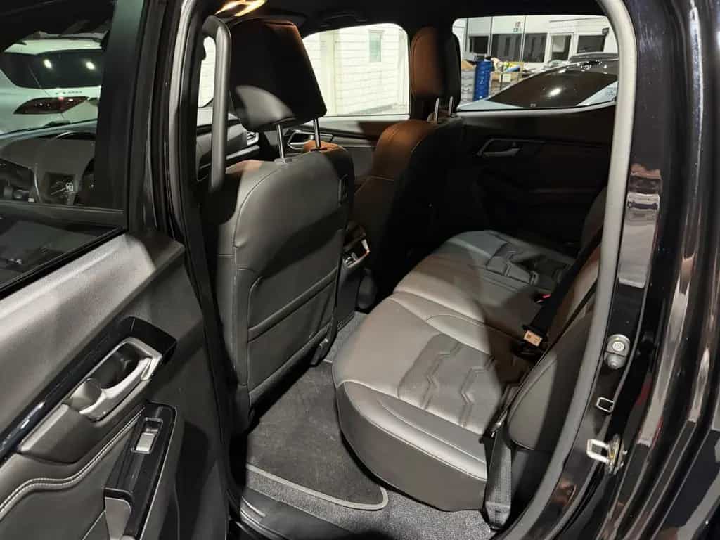 Isuzu D-Max Double Cab 4WD V-CROSS *Automatik*Leder* 05/2023-photo-15