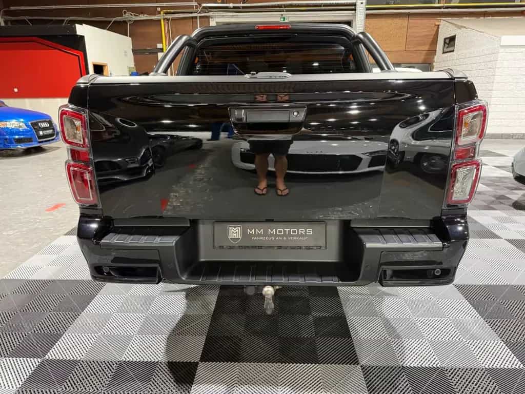 Isuzu D-Max Double Cab 4WD V-CROSS *Automatik*Leder* 05/2023-photo-3