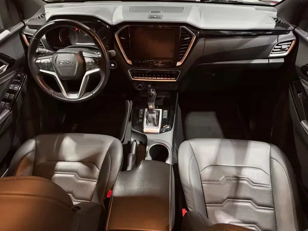 Isuzu D-Max Double Cab 4WD V-CROSS *Automatik*Leder* 05/2023-photo-8