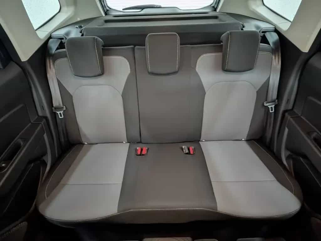 Dacia Duster 1.3 TCe 150 EDC Extreme AHK Allwetter 12/2023-photo-13