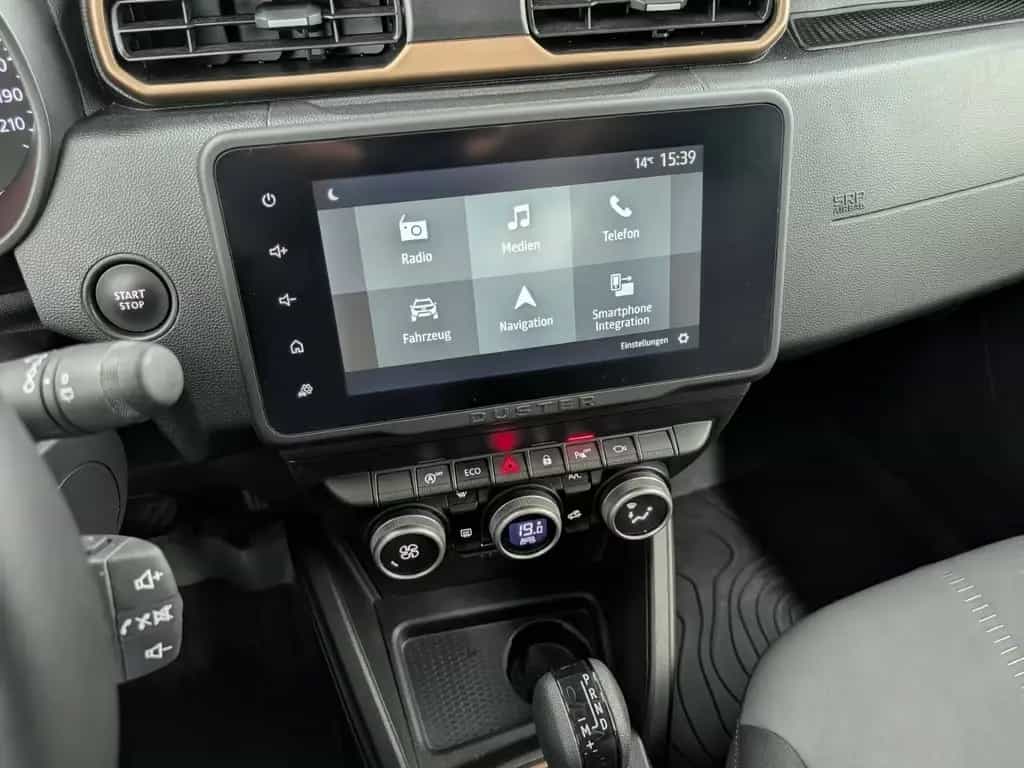Dacia Duster 1.3 TCe 150 EDC Extreme AHK Allwetter 12/2023-photo-17