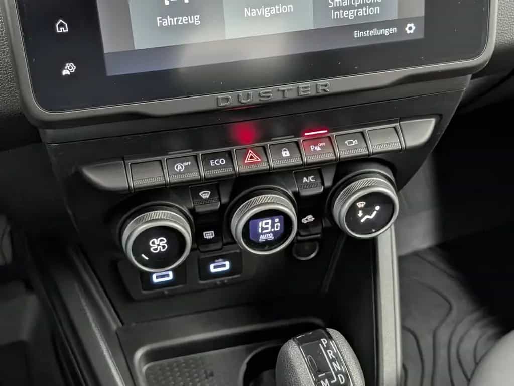 Dacia Duster 1.3 TCe 150 EDC Extreme AHK Allwetter 12/2023-photo-18
