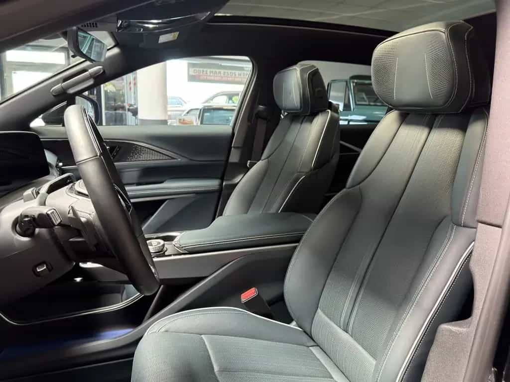 Cadillac Other Lyriq Sport AWD 21"Leder AKG-Sound Pano VOLL 01/2025-photo-11