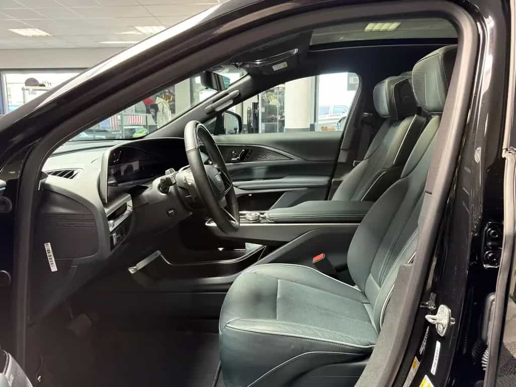 Cadillac Other Lyriq Sport AWD 21"Leder AKG-Sound Pano VOLL 01/2025-photo-9