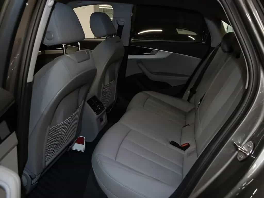Audi A4 Limousine 35 TFSI Matrix Leder connect PDC+ 06/2022-photo-11