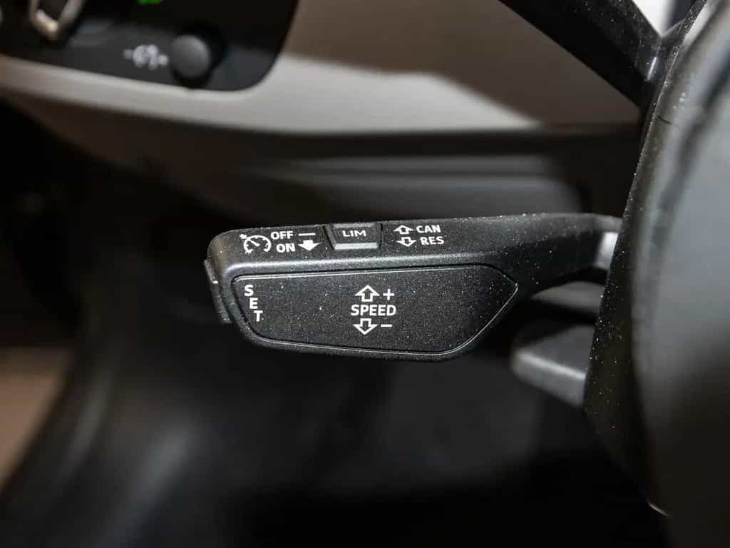 Audi A4 Limousine 35 TFSI Matrix Leder connect PDC+ 06/2022-photo-19
