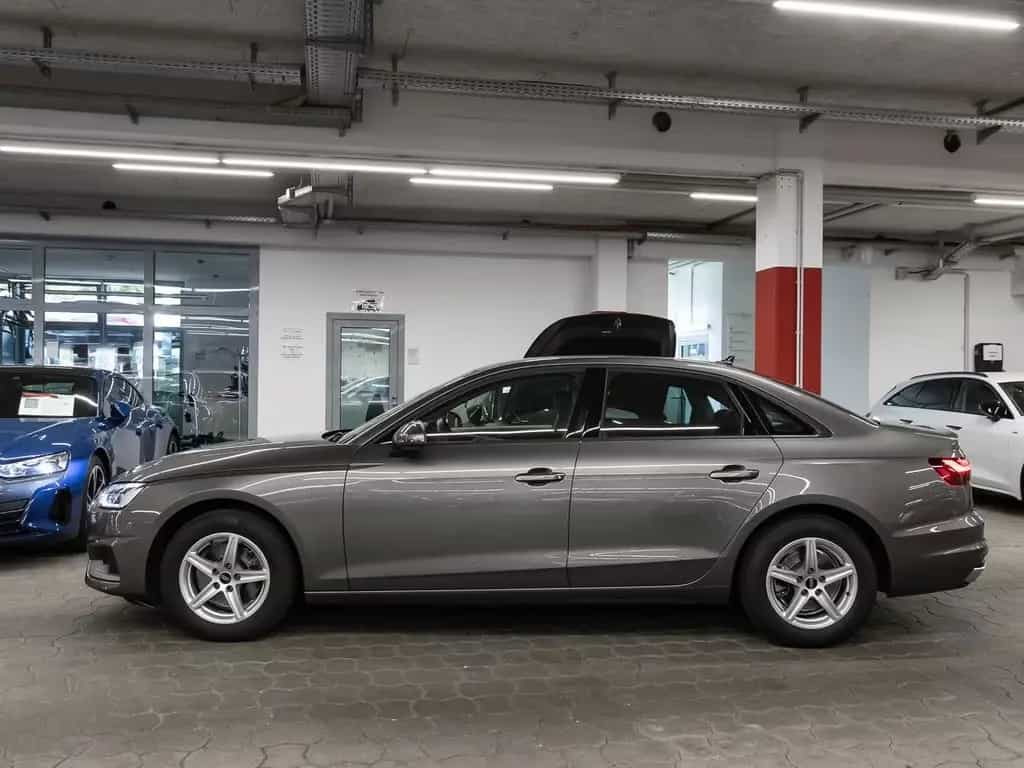 Audi A4 Limousine 35 TFSI Matrix Leder connect PDC+ 06/2022-photo-3