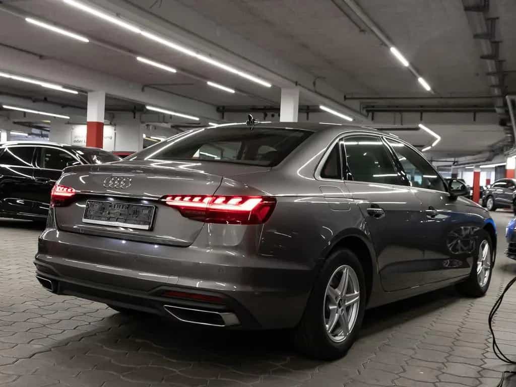 Audi A4 Limousine 35 TFSI Matrix Leder connect PDC+ 06/2022-photo-7