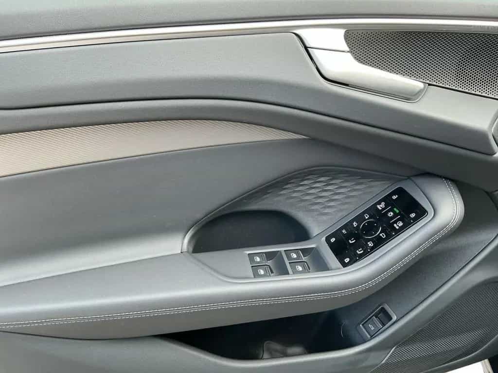 Audi A6 Avant TFSI 150kW MATRIX+NAVI+HuD+B&O+ACC+19" 07/2025-photo-14
