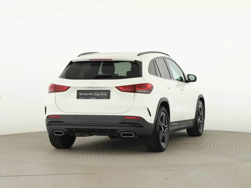 Mercedes-Benz GLA 200 *AMG*LED*PDC*Kam*Panorama*Night*Keyless* 04/2021-photo-1