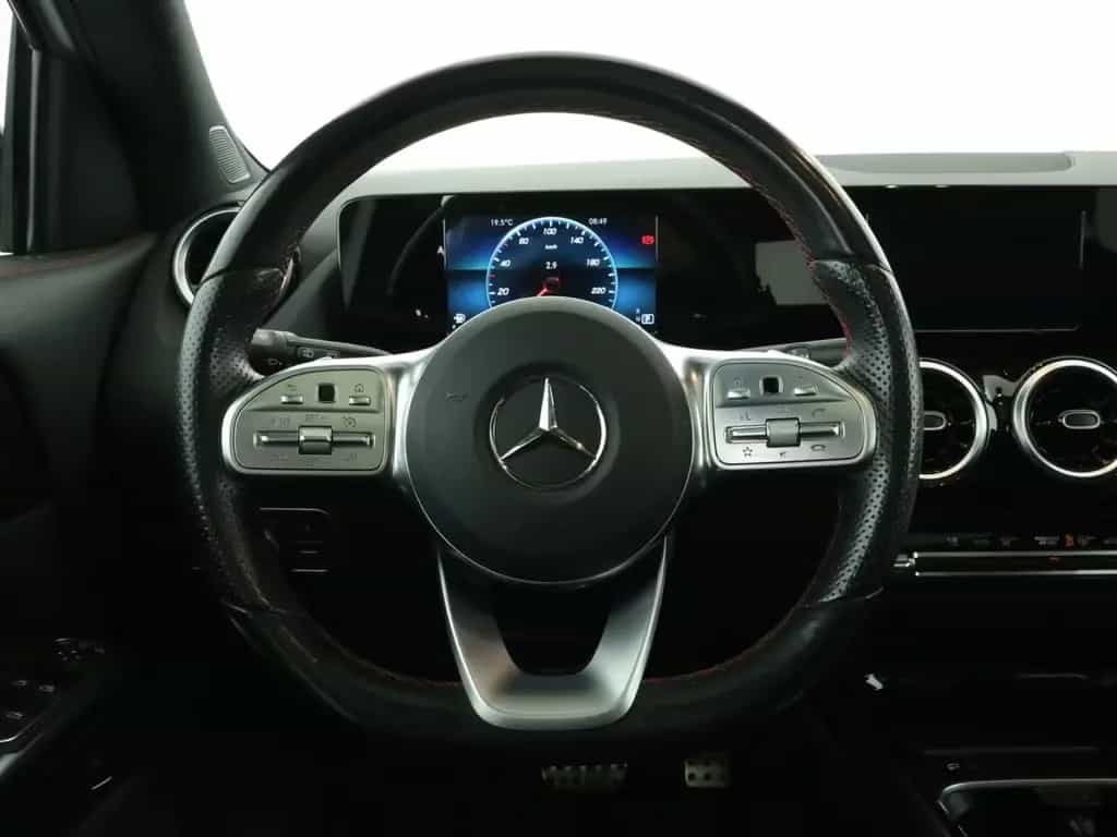 Mercedes-Benz GLA 200 *AMG*LED*PDC*Kam*Panorama*Night*Keyless* 04/2021-photo-10