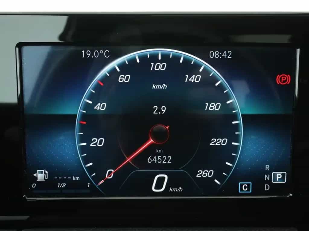 Mercedes-Benz GLA 200 *AMG*LED*PDC*Kam*Panorama*Night*Keyless* 04/2021-photo-11