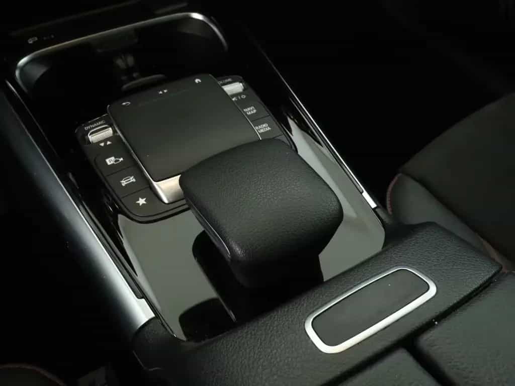 Mercedes-Benz GLA 200 *AMG*LED*PDC*Kam*Panorama*Night*Keyless* 04/2021-photo-14