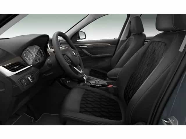 BMW X1 xDrive20i 01/2020-photo-2