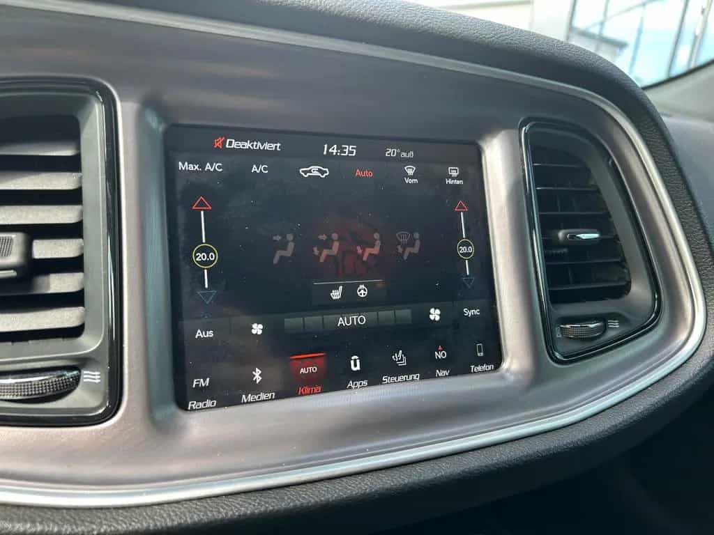 Dodge Challenger 6.4L V8 Scat Pack *SHZ*TEMP*LEDER*20" 07/2019-photo-16