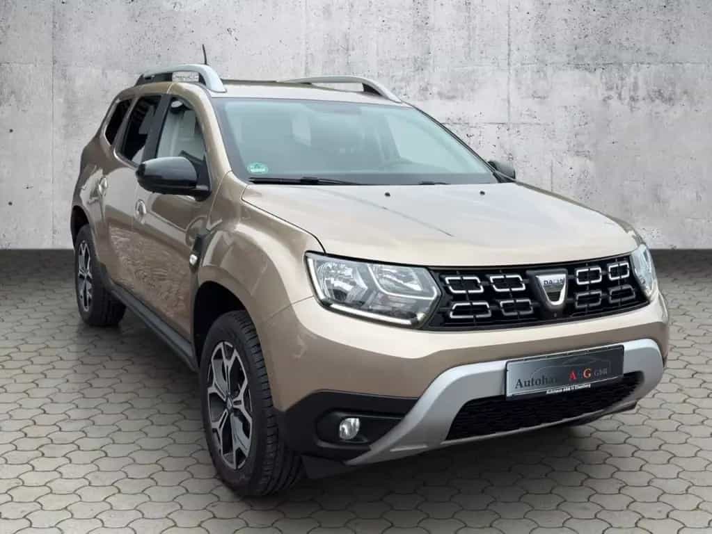 Dacia Duster II Celebration*AHK*360° Kamera*Kessy*SHZ* 12/2020-photo-0