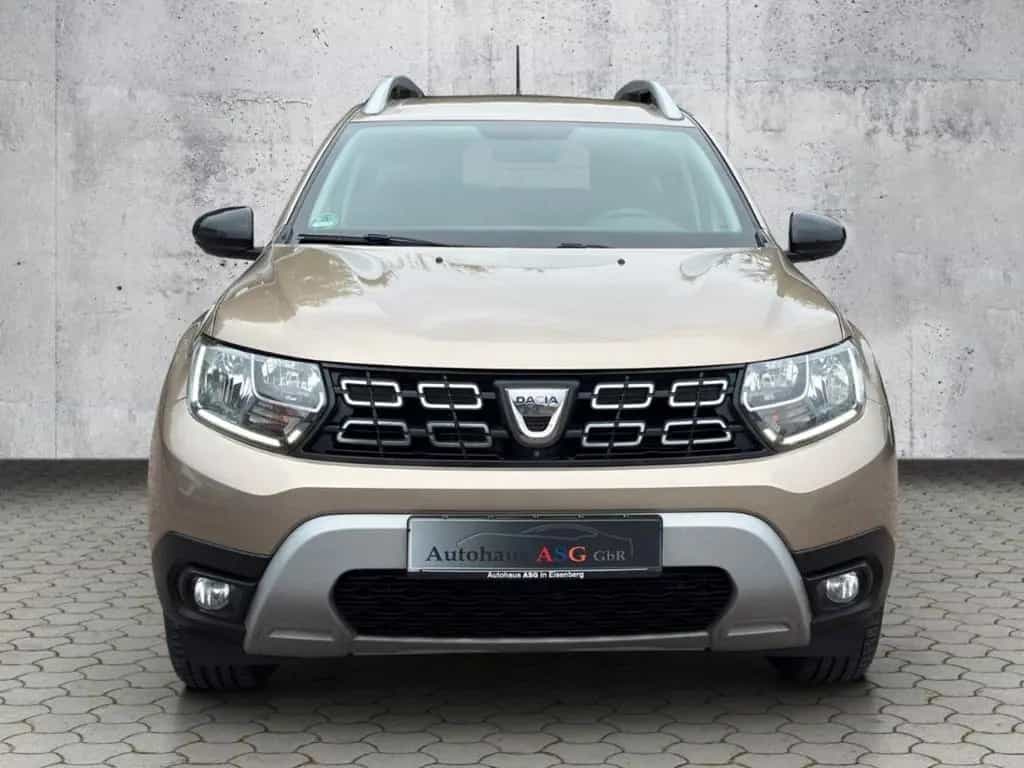 Dacia Duster II Celebration*AHK*360° Kamera*Kessy*SHZ* 12/2020-photo-1