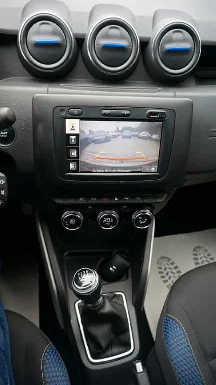 Dacia Duster II Celebration*AHK*360° Kamera*Kessy*SHZ* 12/2020-photo-17