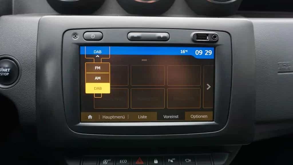 Dacia Duster II Celebration*AHK*360° Kamera*Kessy*SHZ* 12/2020-photo-22