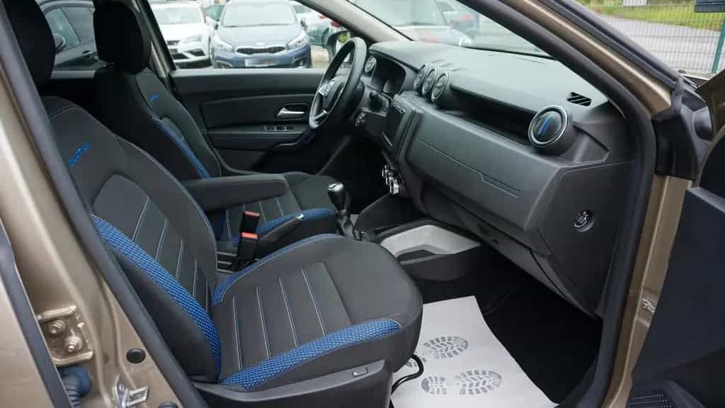 Dacia Duster II Celebration*AHK*360° Kamera*Kessy*SHZ* 12/2020-photo-8